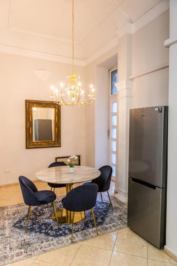 Luxury Downtown 3 Bedroom Apartment By Synagoge With Beautiful View Будапешт Экстерьер фото