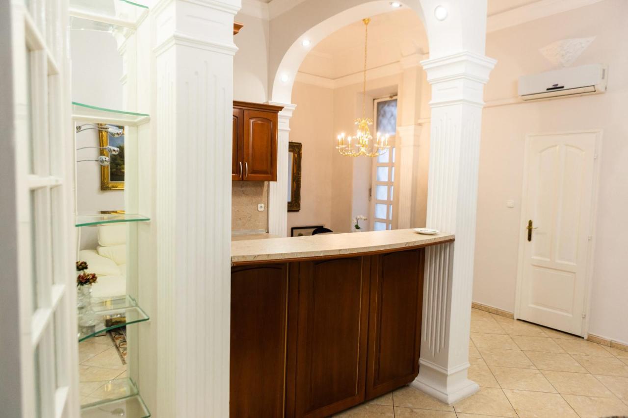 Luxury Downtown 3 Bedroom Apartment By Synagoge With Beautiful View Будапешт Экстерьер фото