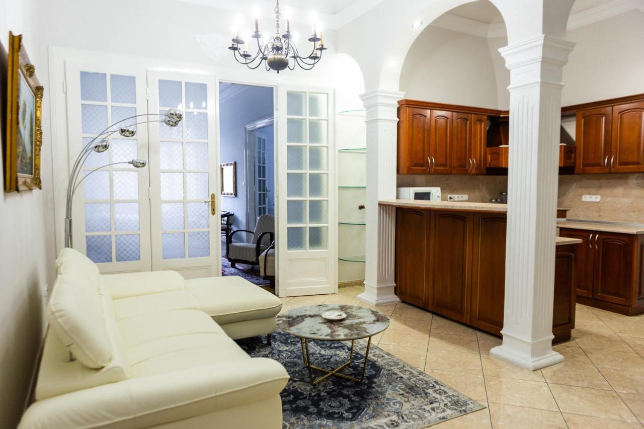 Luxury Downtown 3 Bedroom Apartment By Synagoge With Beautiful View Будапешт Экстерьер фото